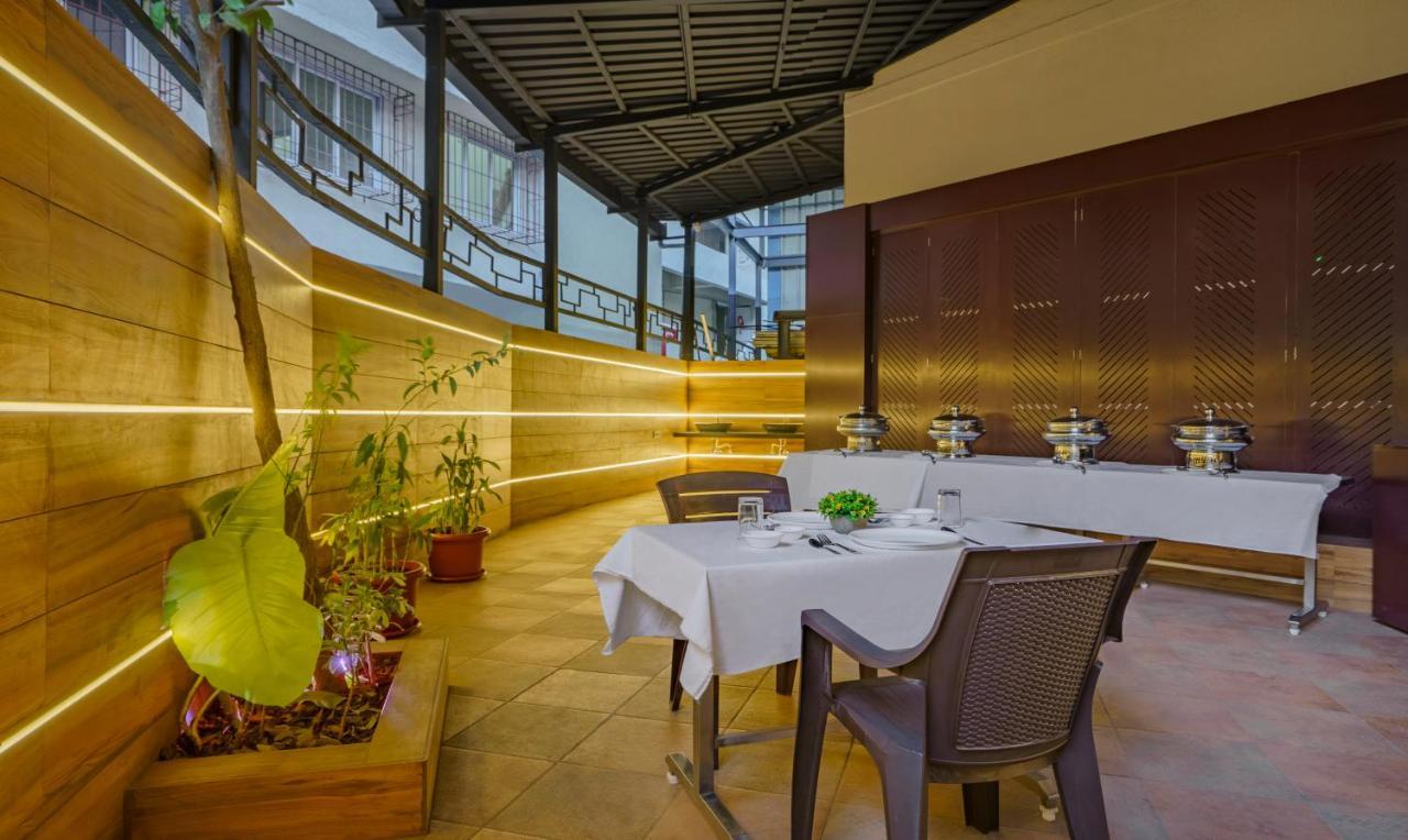 Treebo Premium Savera Inn Mumbai  Buitenkant foto