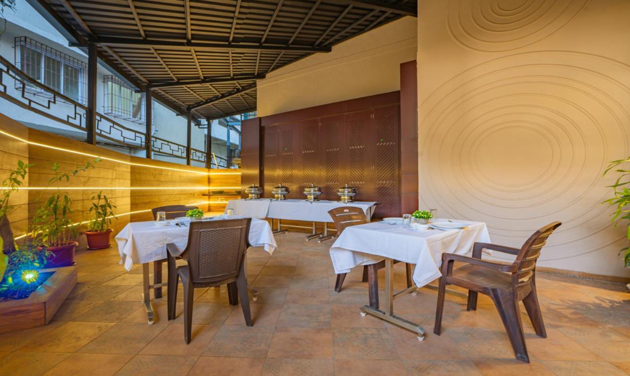 Treebo Premium Savera Inn Mumbai  Buitenkant foto